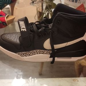 Nike Air Jordan Legacy 312 Black White